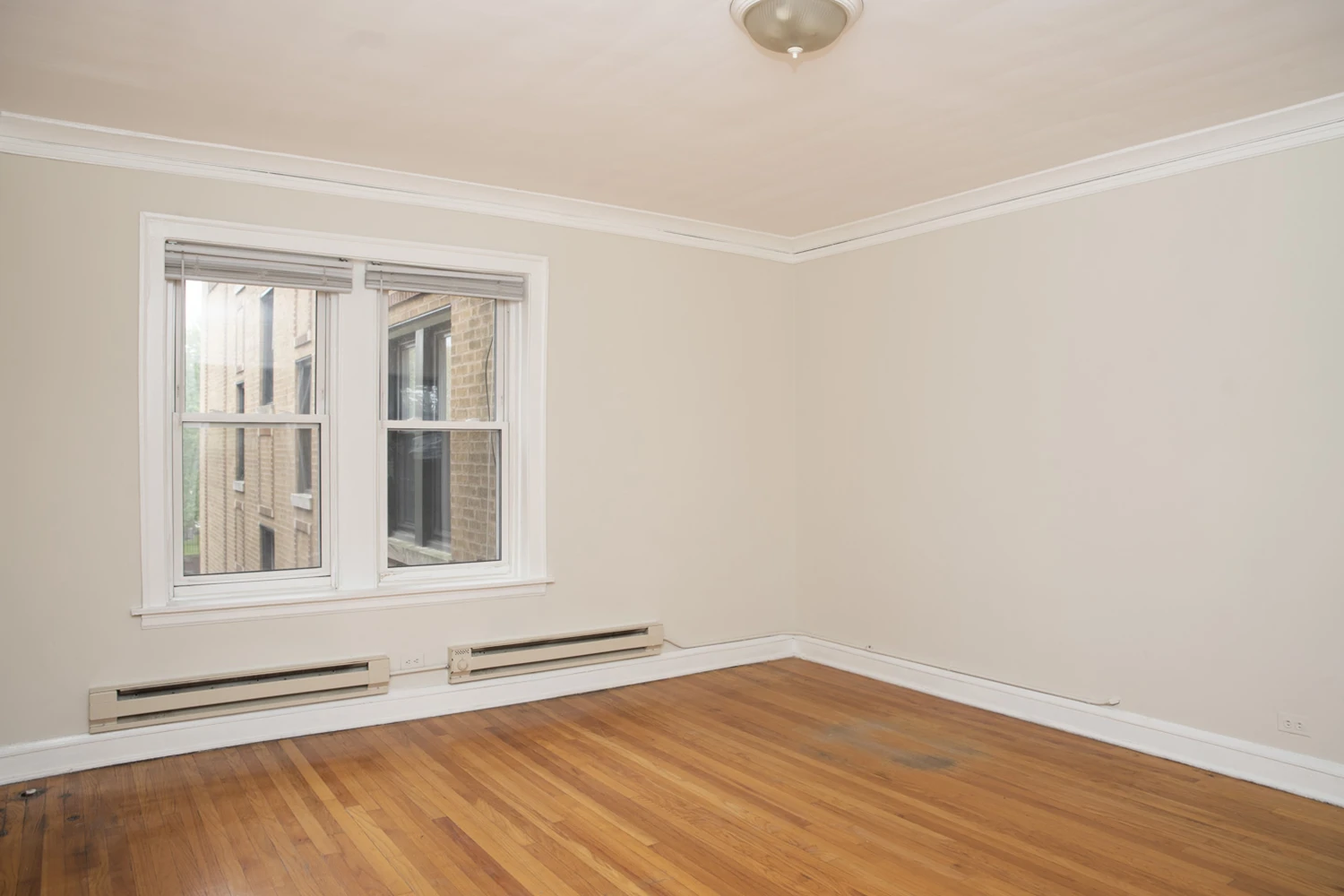 4220 N Clark St Apt 1, Chicago IL properties 4216-26-n-clark-st-chicago-il-60613-lake-view 4220-1