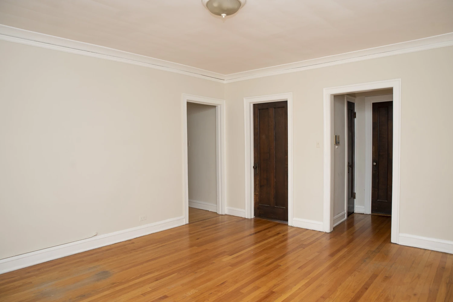 4220 N Clark St Apt 2, Chicago IL properties 4216-26-n-clark-st-chicago-il-60613-lake-view 4220-2