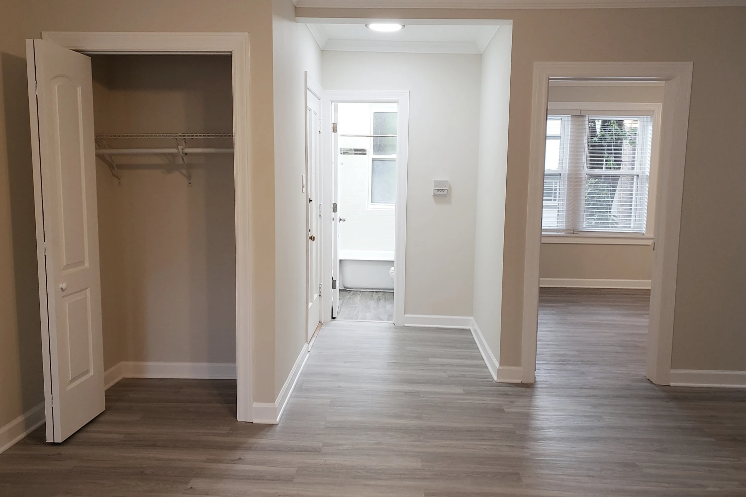 4222 N Clark St Apt 1, Chicago IL properties 4216-26-n-clark-st-chicago-il-60613-lake-view 4222-1