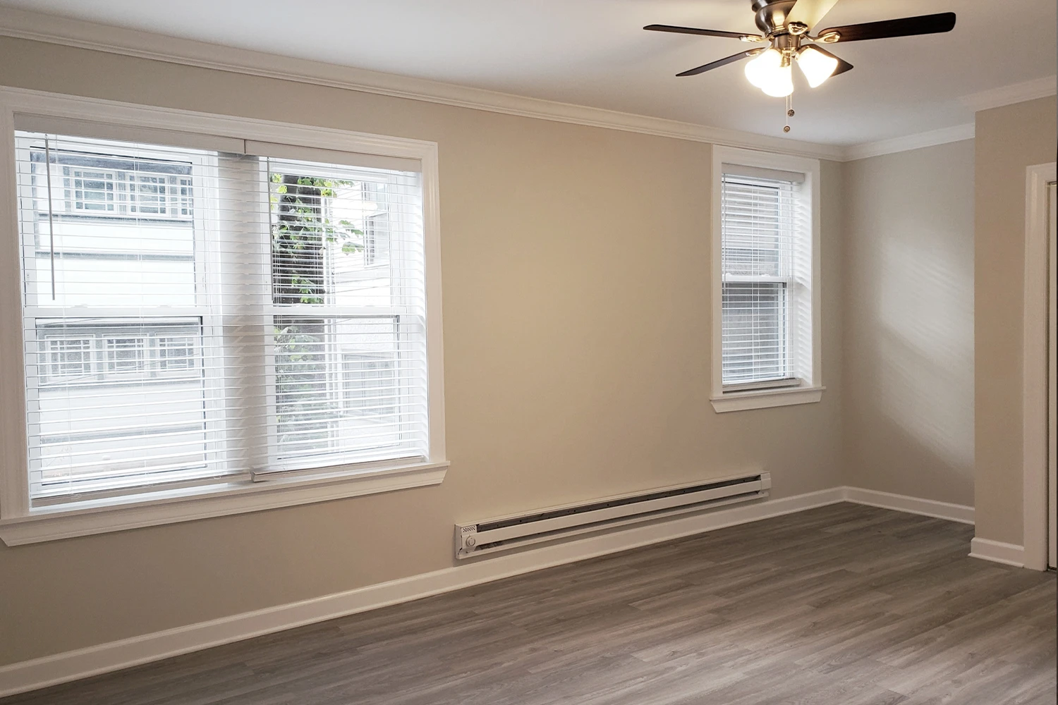 4222 N Clark St Apt 1, Chicago IL properties 4216-26-n-clark-st-chicago-il-60613-lake-view 4222-1