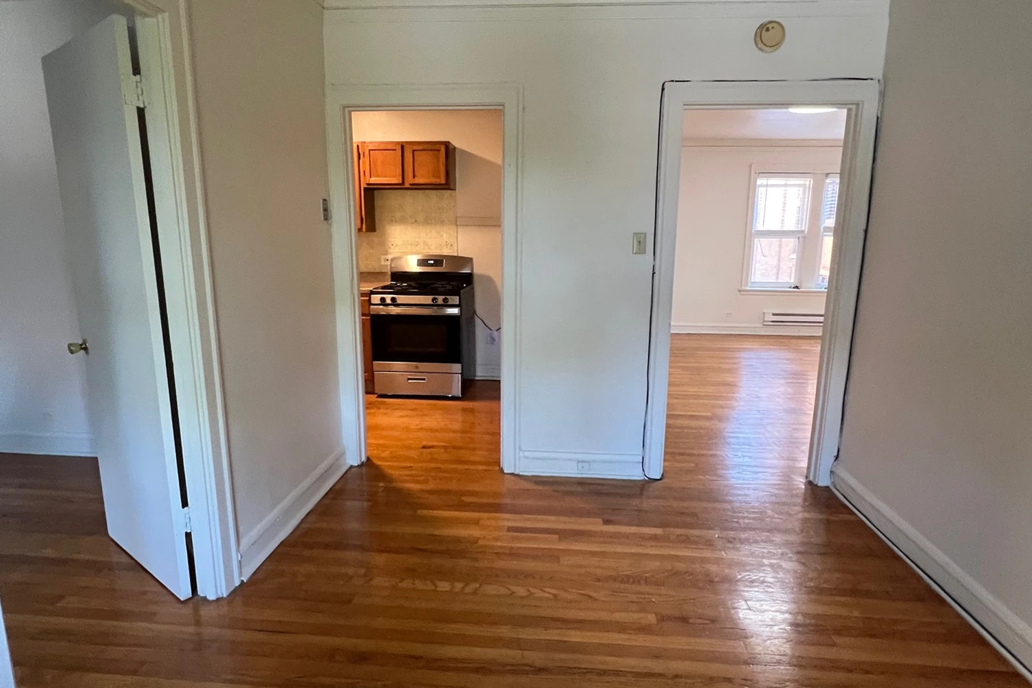 4222 N Clark St Apt 2, Chicago IL properties 4216-26-n-clark-st-chicago-il-60613-lake-view 4222-2