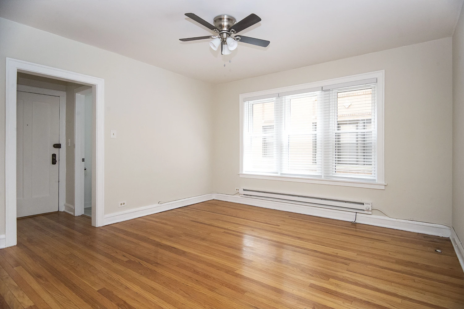 4224 N Clark St Apt 1, Chicago IL properties 4216-26-n-clark-st-chicago-il-60613-lake-view 4224-1