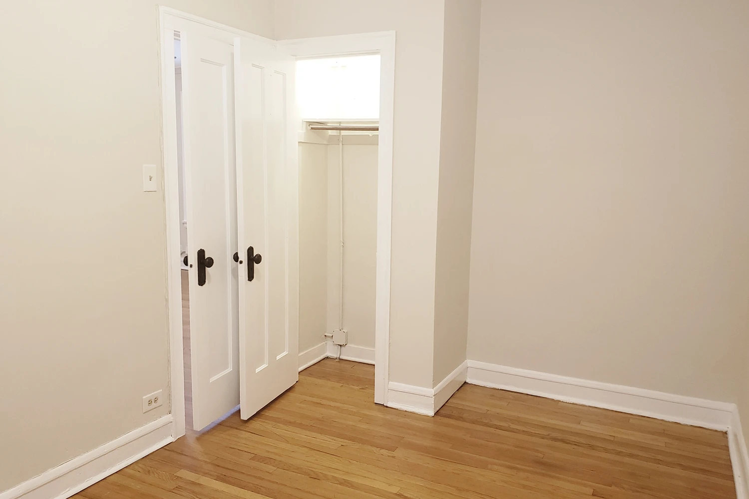 4224 N Clark St Apt 2, Chicago IL properties 4216-26-n-clark-st-chicago-il-60613-lake-view 4224-2   