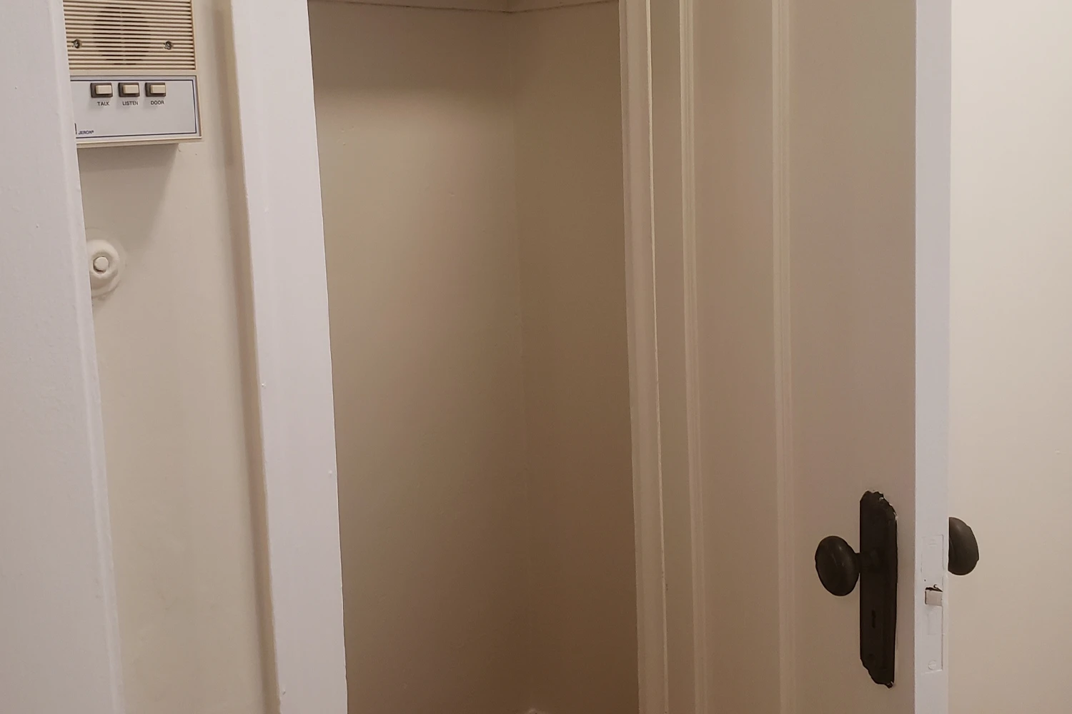 4224 N Clark St Apt 2, Chicago IL properties 4216-26-n-clark-st-chicago-il-60613-lake-view 4224-2   