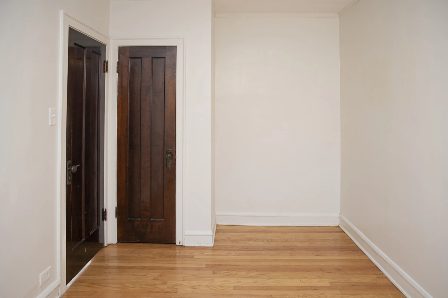 4224 N Clark St Apt 3, Chicago IL properties 4216-26-n-clark-st-chicago-il-60613-lake-view 4224-3   