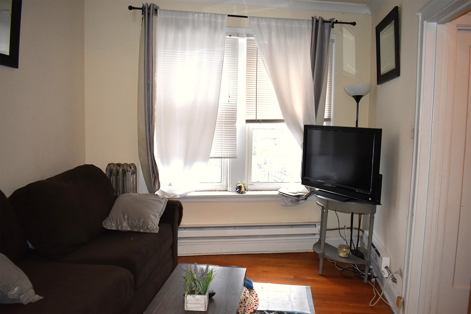 4226 N Clark St Apt 2, Chicago IL properties 4216-26-n-clark-st-chicago-il-60613-lake-view 4226-2