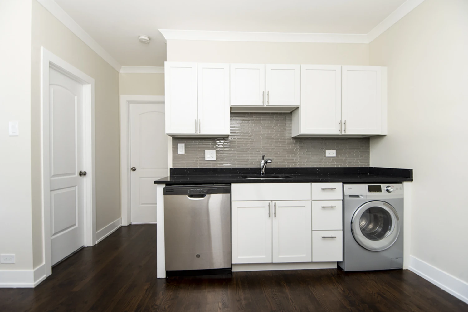 4226 N Clark St Apt 3, Chicago IL properties 4216-26-n-clark-st-chicago-il-60613-lake-view 4226-3   