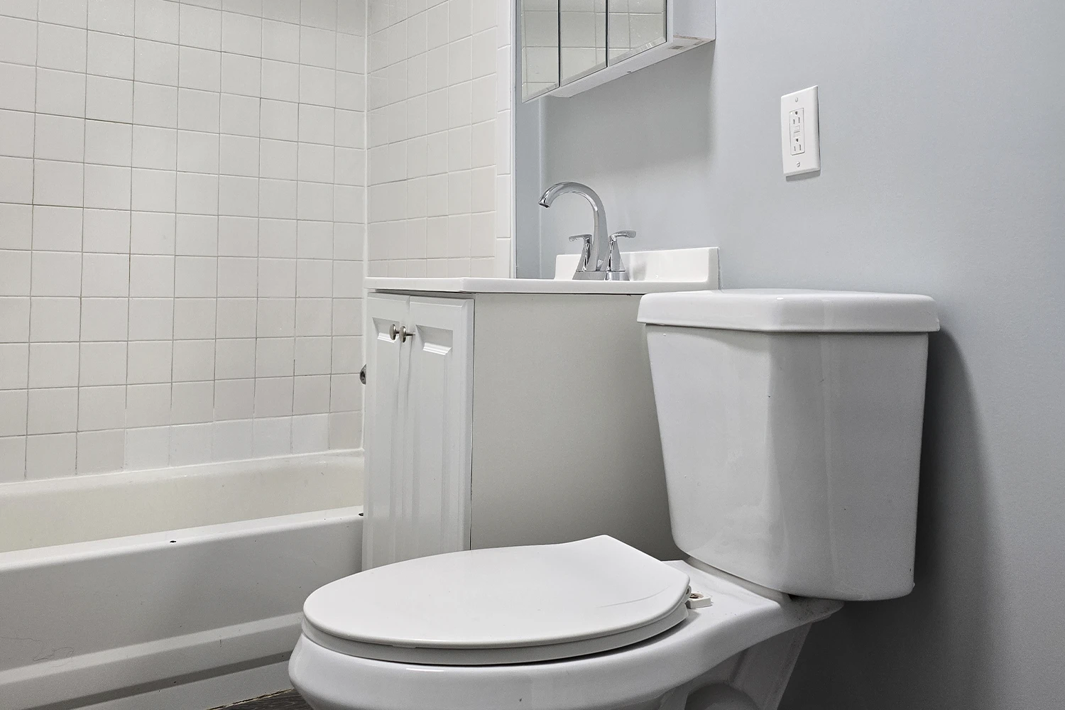 4226 N Clark St Apt 5-GDN, Chicago IL properties 4216-26-n-clark-st-chicago-il-60613-lake-view 4226-5-gdn