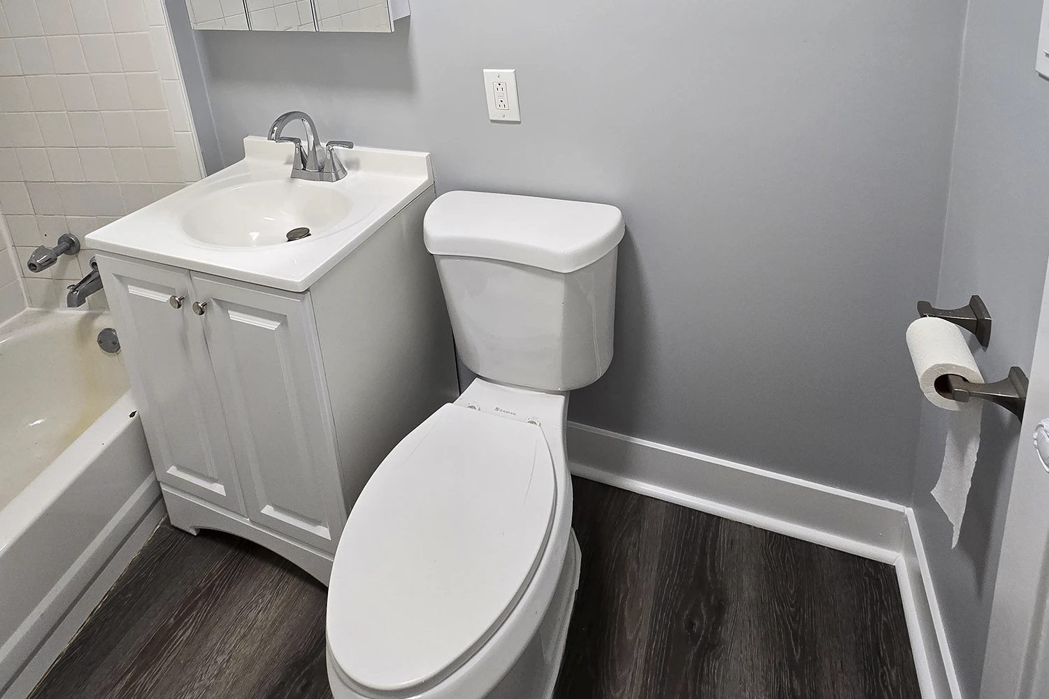 4226 N Clark St Apt 5-GDN, Chicago IL properties 4216-26-n-clark-st-chicago-il-60613-lake-view 4226-5-gdn
