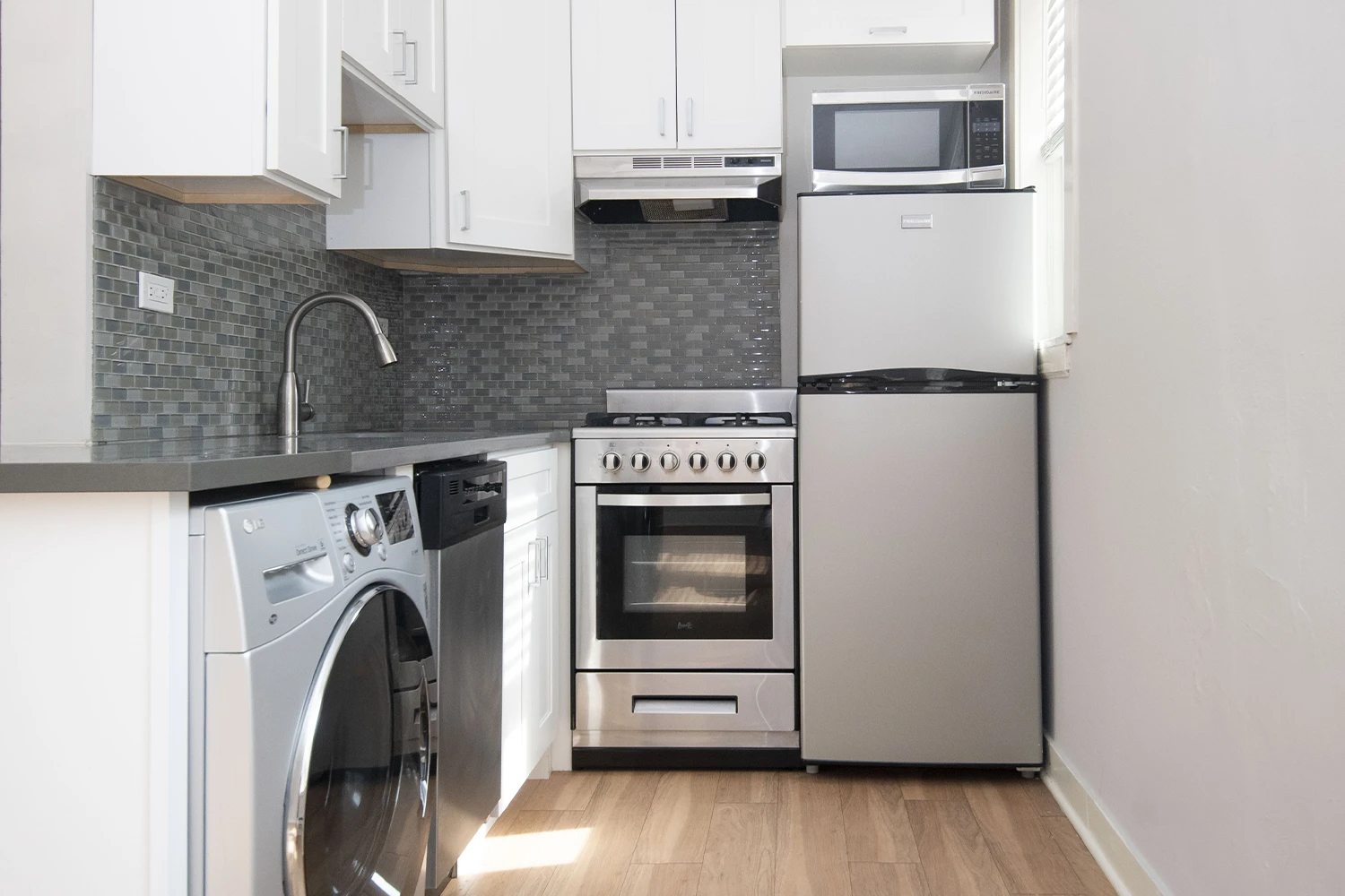 511 W Belmont Ave Apt 21, Chicago IL properties 511-w-belmont-chicago-il-60657-lake-view 511-21