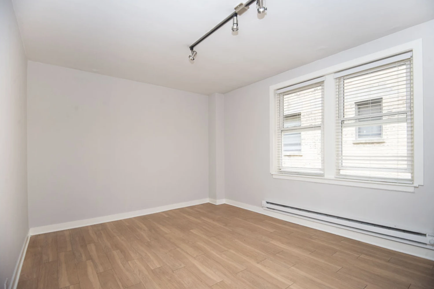 511 W Belmont Ave Apt 24, Chicago IL properties 511-w-belmont-chicago-il-60657-lake-view 511-24