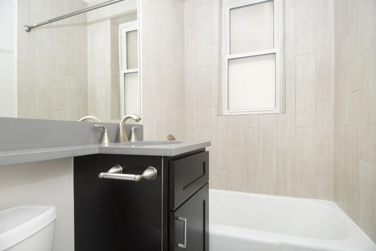 511 W Belmont Ave Apt 24, Chicago IL properties 511-w-belmont-chicago-il-60657-lake-view 511-24