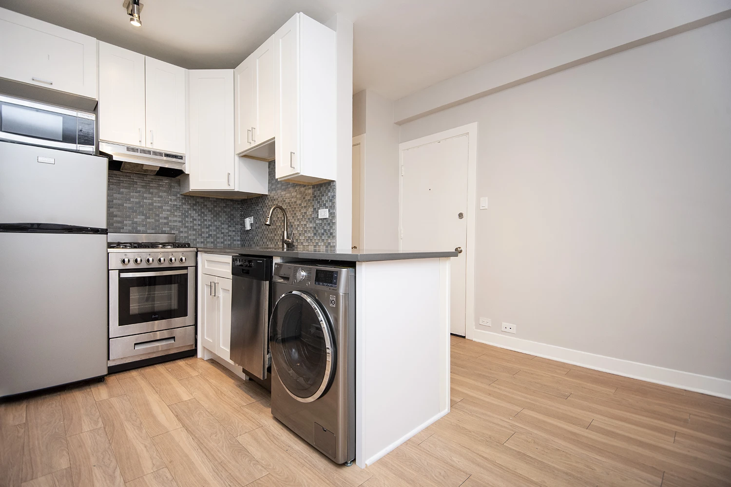 511 W Belmont Ave Apt 26, Chicago IL properties 511-w-belmont-chicago-il-60657-lake-view 511-26