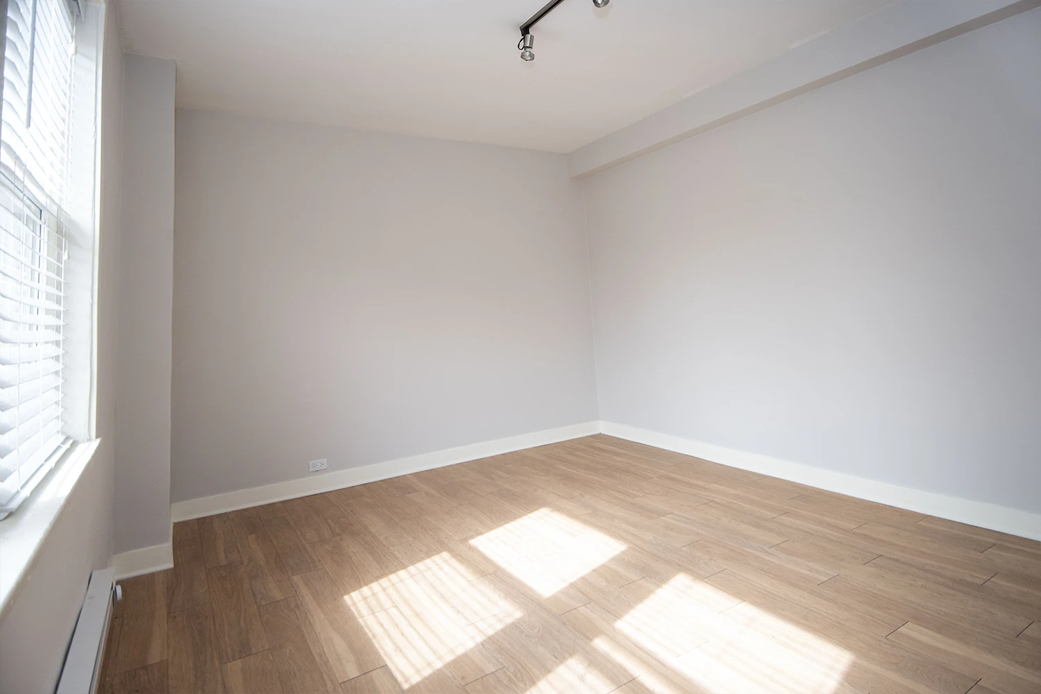511 W Belmont Ave Apt 27, Chicago IL properties 511-w-belmont-chicago-il-60657-lake-view 511-27