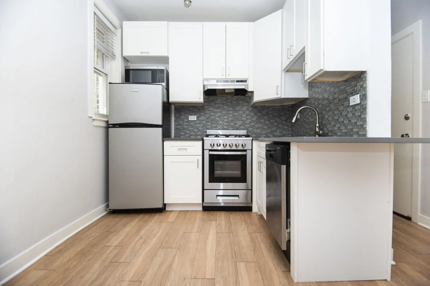 511 W Belmont Ave Apt 34, Chicago IL properties 511-w-belmont-chicago-il-60657-lake-view 511-34