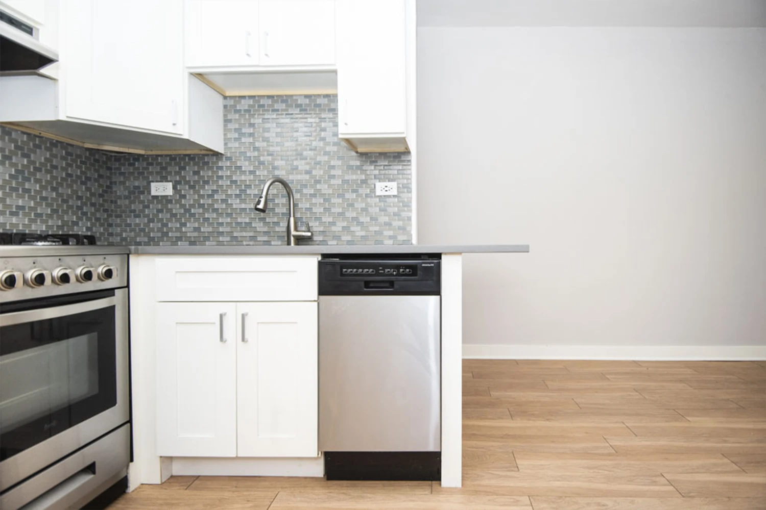 511 W Belmont Ave Apt 34, Chicago IL properties 511-w-belmont-chicago-il-60657-lake-view 511-34