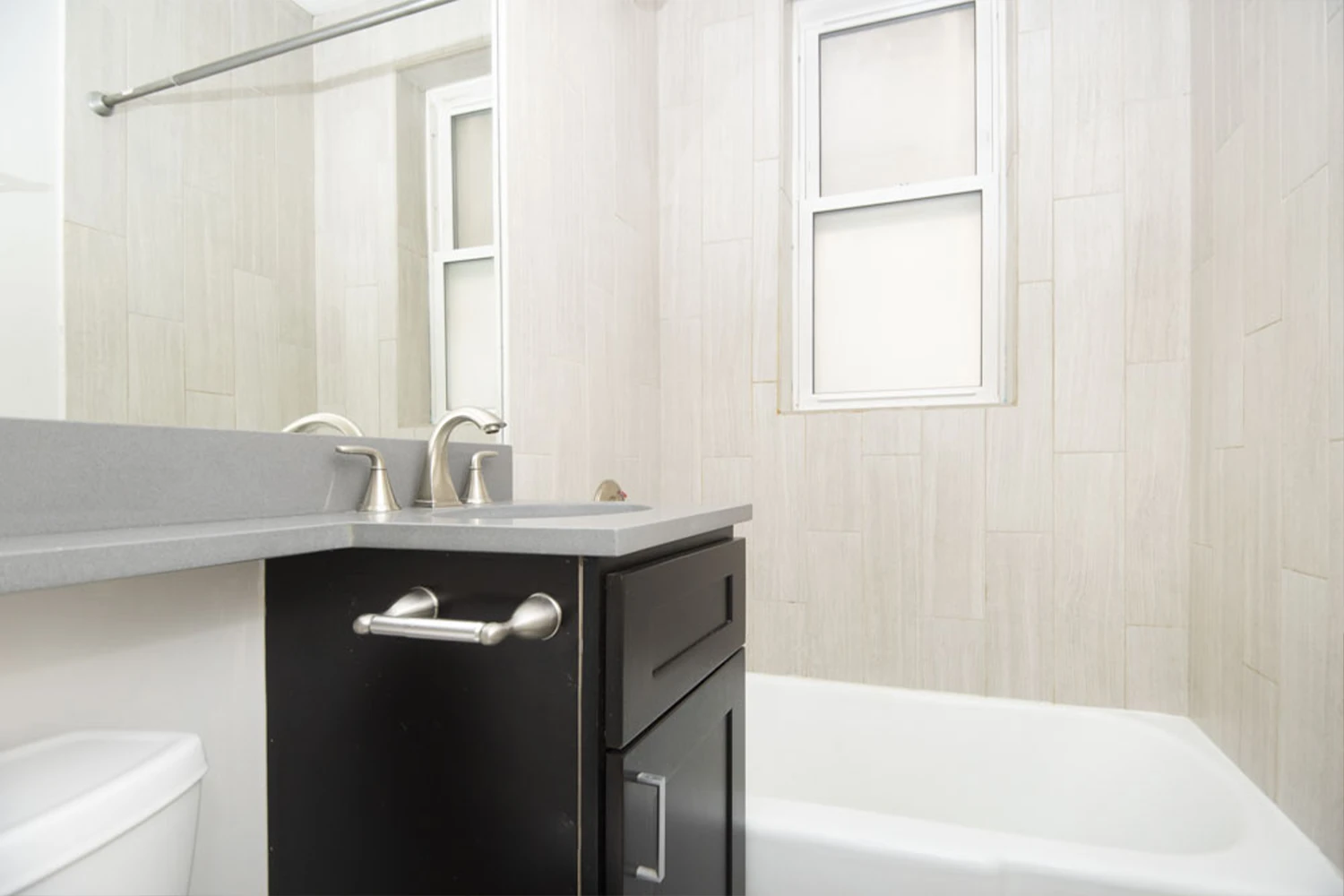 511 W Belmont Ave Apt 34, Chicago IL properties 511-w-belmont-chicago-il-60657-lake-view 511-34