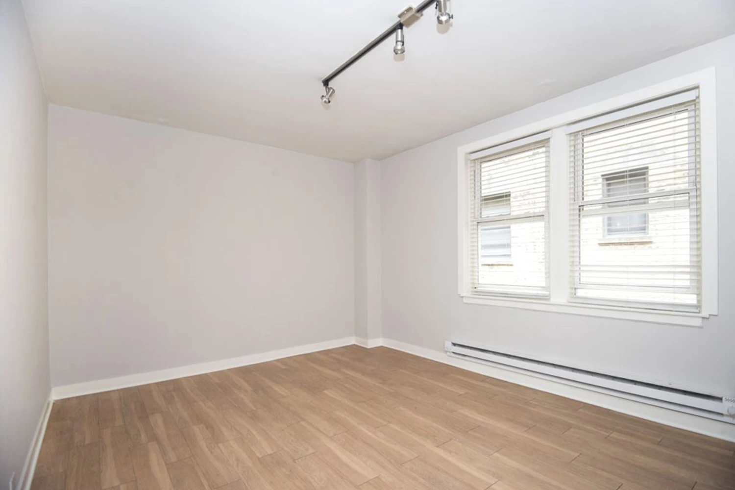 511 W Belmont Ave Apt 34, Chicago IL properties 511-w-belmont-chicago-il-60657-lake-view 511-34