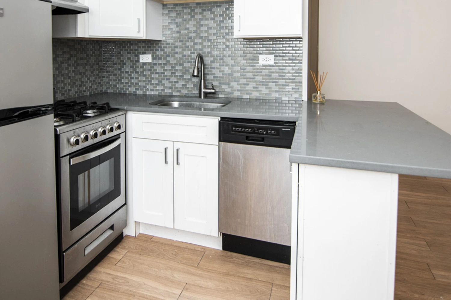 511 W Belmont Ave Apt 38, Chicago IL properties 511-w-belmont-chicago-il-60657-lake-view 511-38