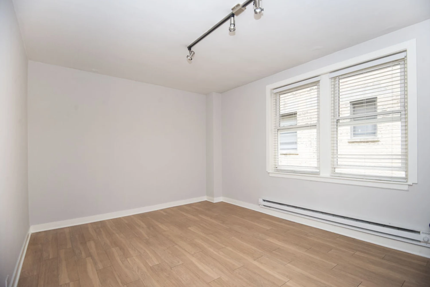 511 W Belmont Ave Apt 4, Chicago IL properties 511-w-belmont-chicago-il-60657-lake-view 511-4
