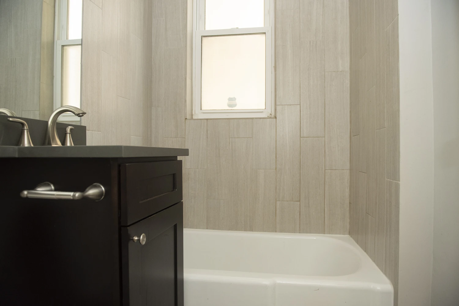 511 W Belmont Ave Apt 6, Chicago IL properties 511-w-belmont-chicago-il-60657-lake-view 511-6