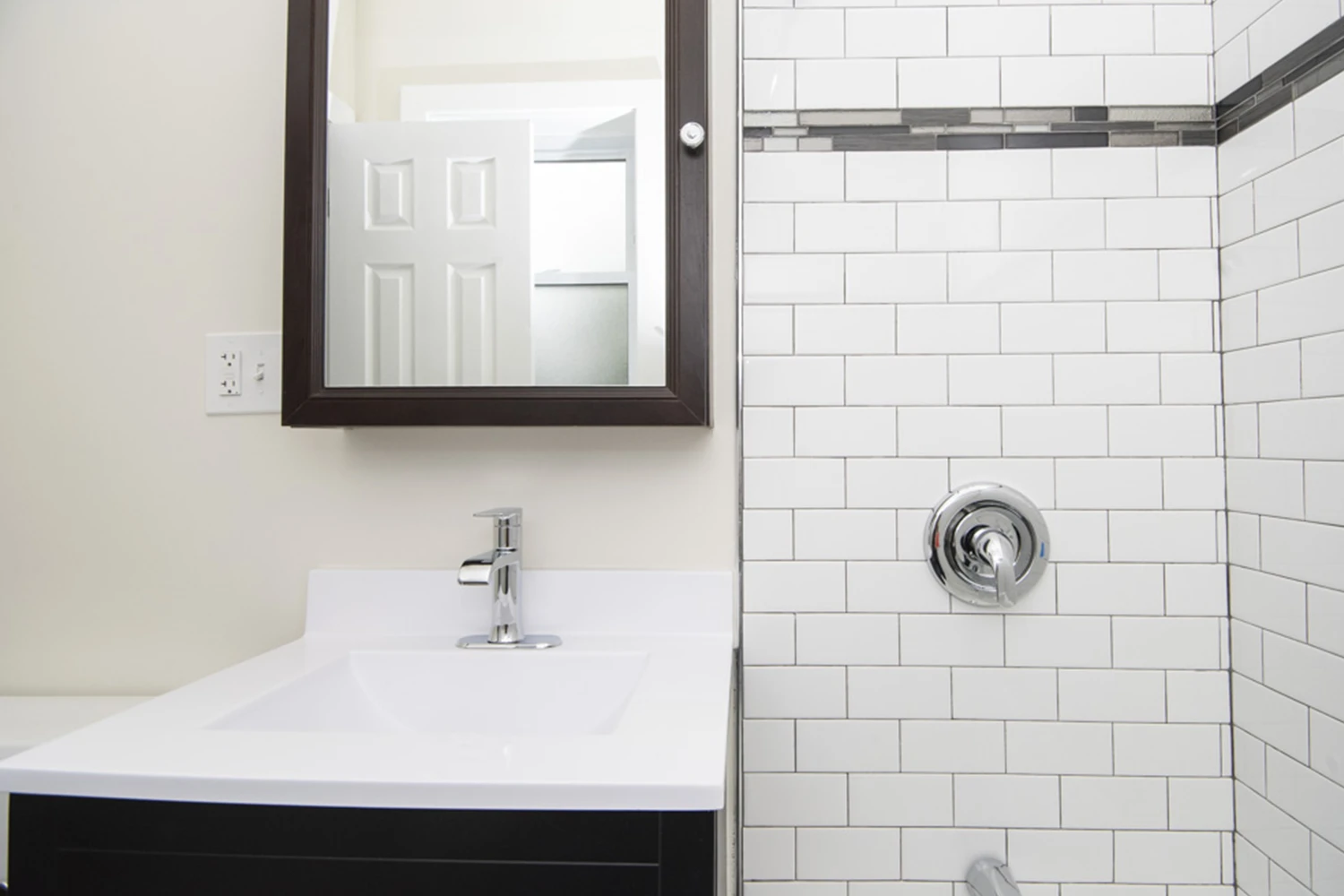 646 W Roscoe St Apt 2S, Chicago IL properties 646-48-w-roscoe-chicago-il-60657-lake-view 646-2s   