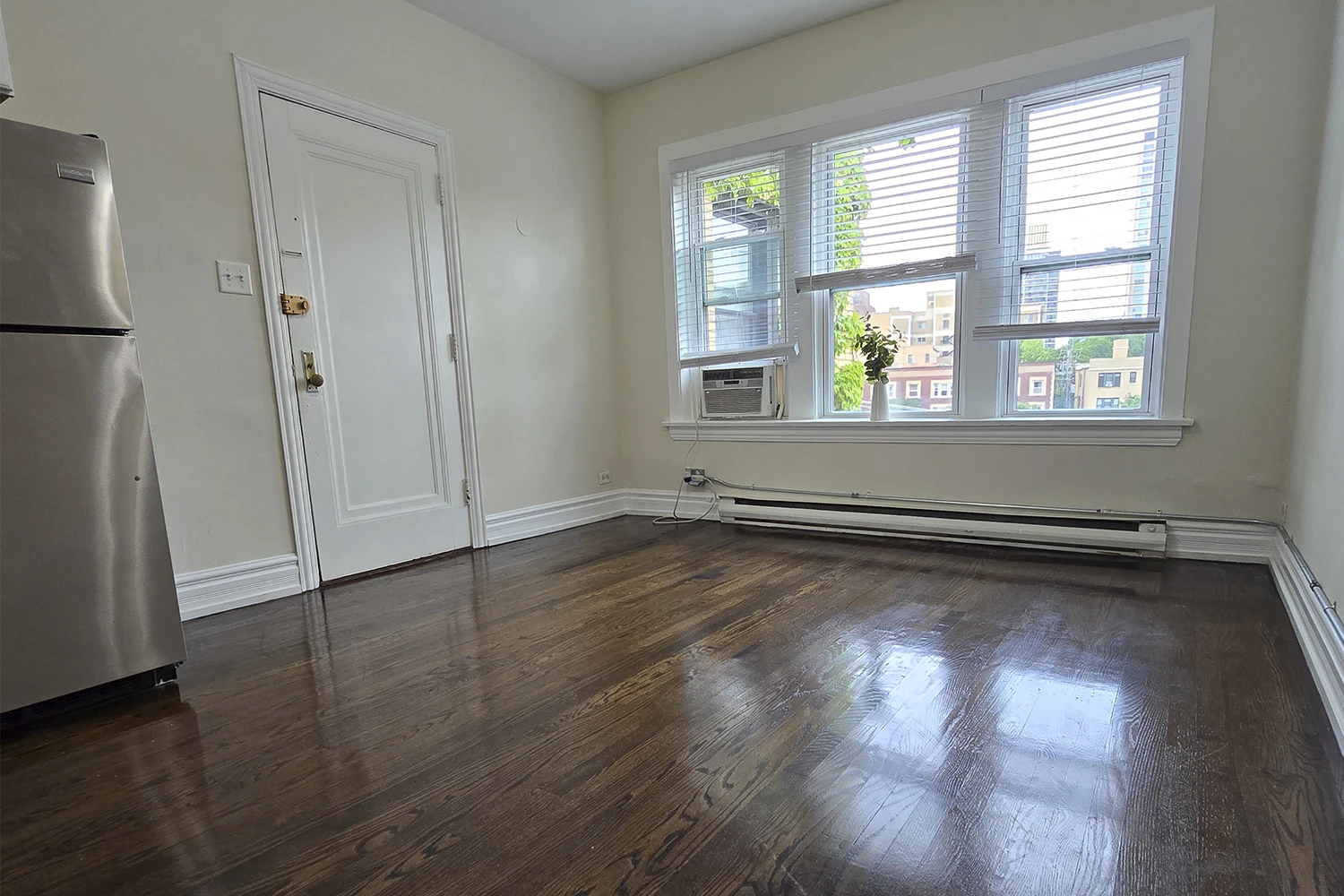 646 W Roscoe St Apt 3S, Chicago IL properties 646-48-w-roscoe-chicago-il-60657-lake-view 646-3s