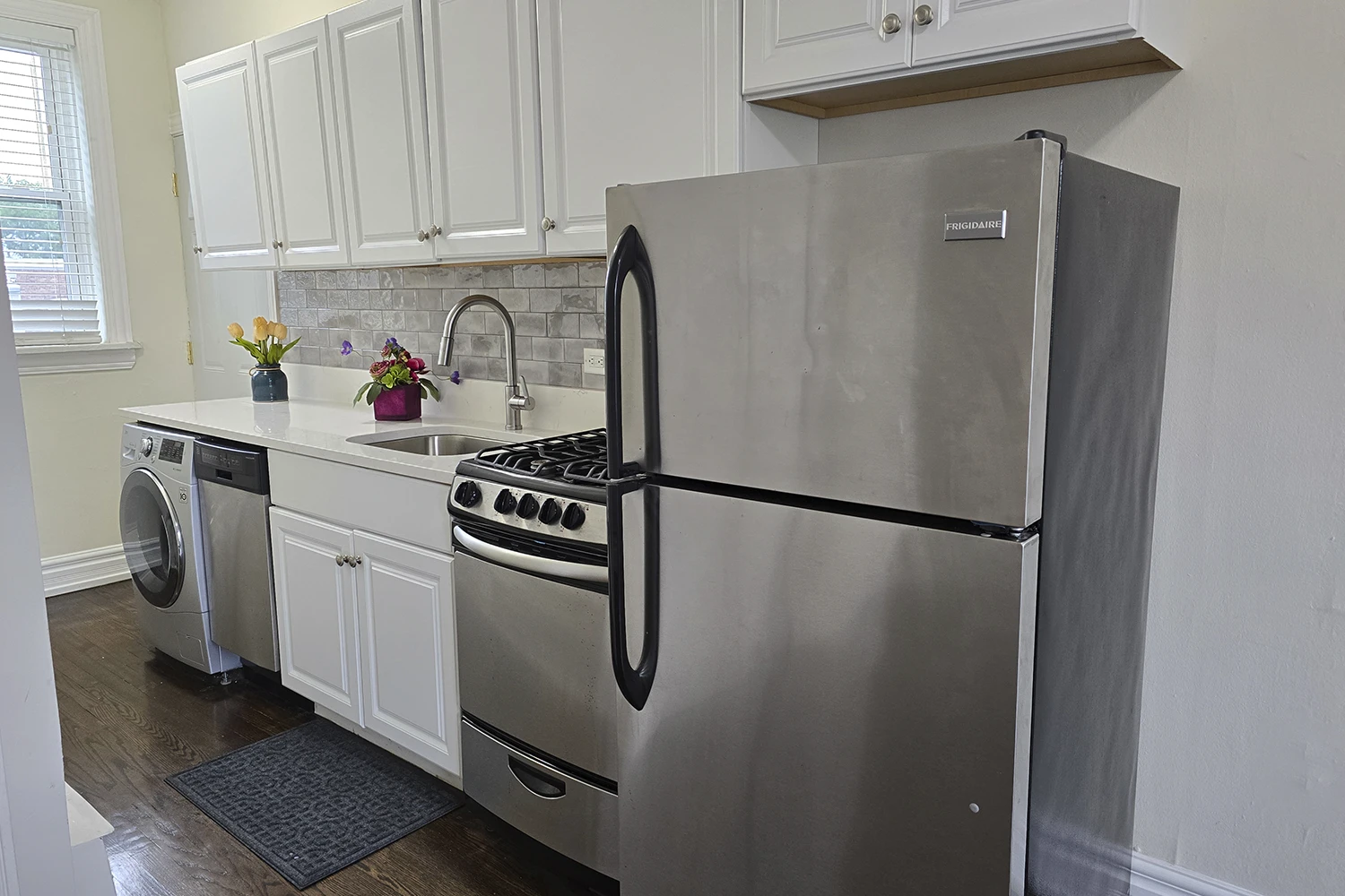 646 W Roscoe St Apt 3S, Chicago IL properties 646-48-w-roscoe-chicago-il-60657-lake-view 646-3s