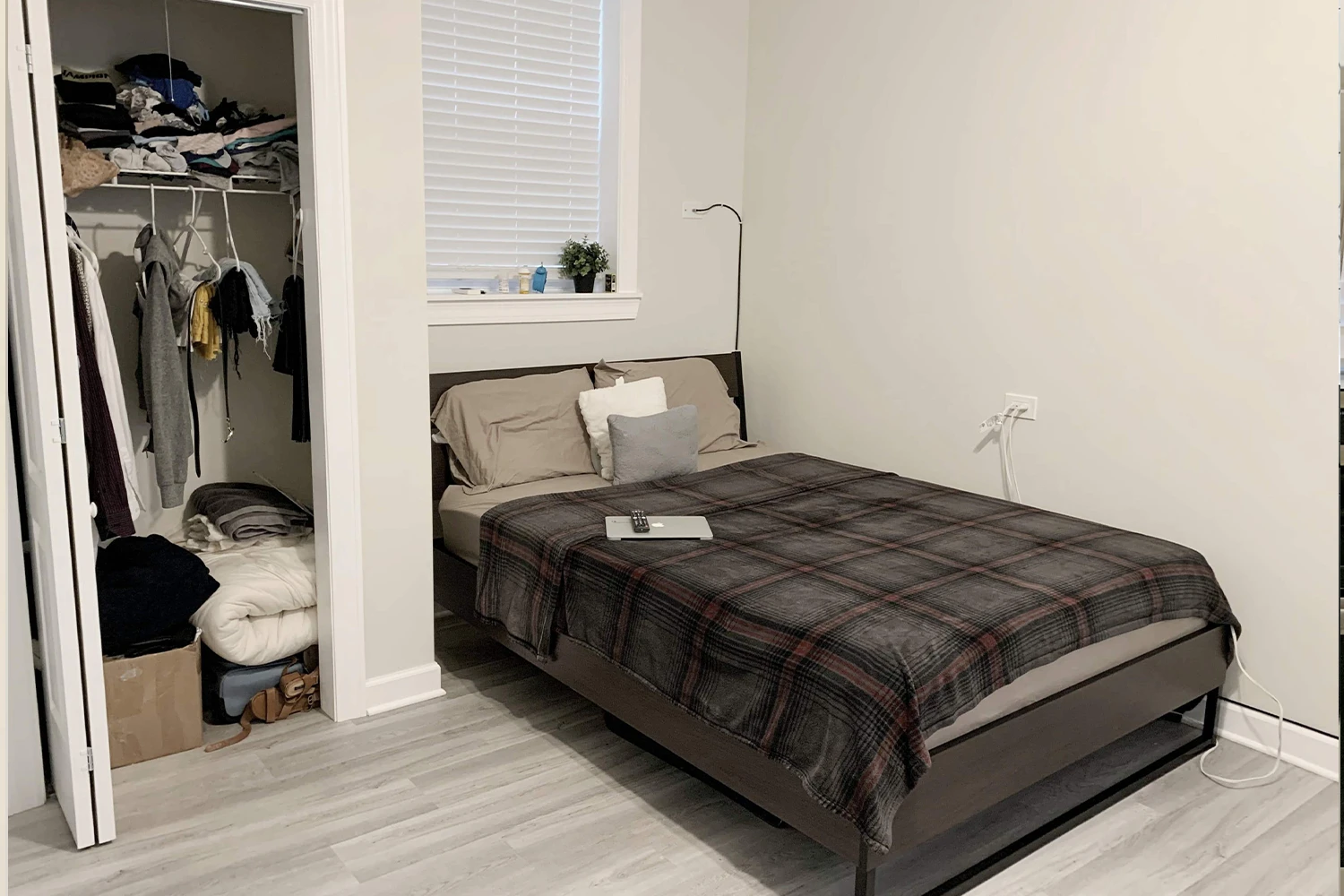 646 W Roscoe St Apt GDN, Chicago IL properties 646-48-w-roscoe-chicago-il-60657-lake-view 646-gdn