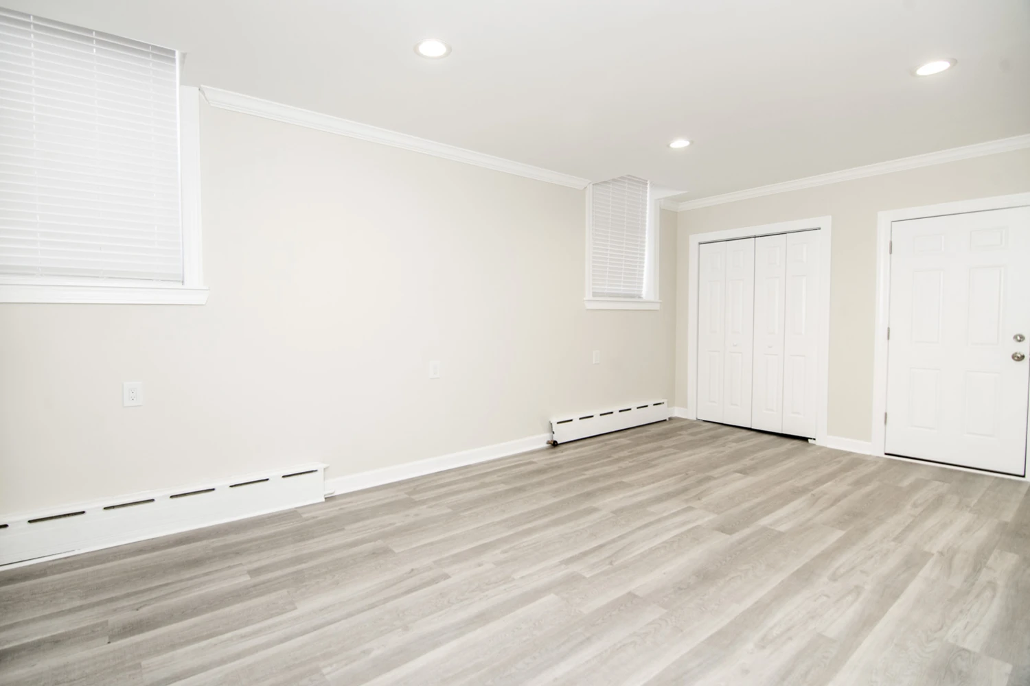 646.5 W Roscoe St Apt GD, Chicago IL properties 646-48-w-roscoe-chicago-il-60657-lake-view 646-5-gd