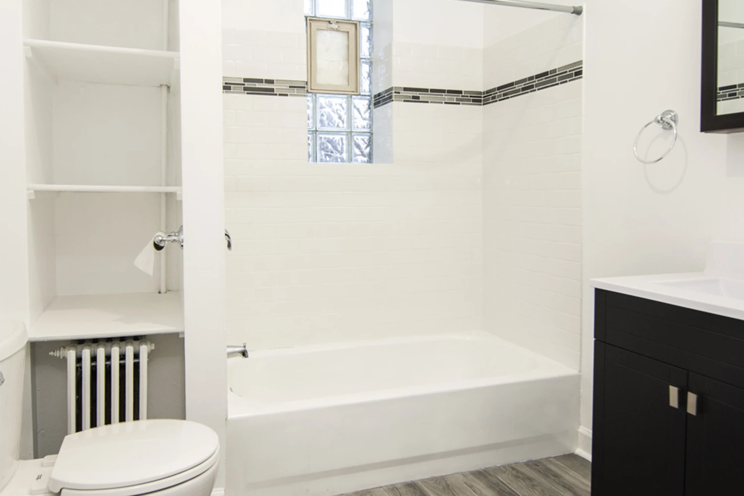 646.5 W Roscoe St Apt GD, Chicago IL properties 646-48-w-roscoe-chicago-il-60657-lake-view 646-5-gd