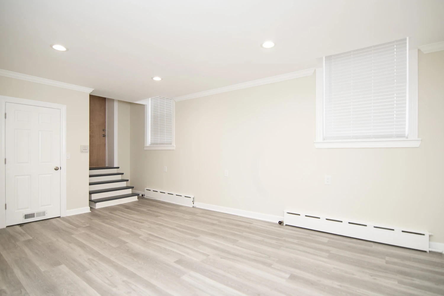 646.5 W Roscoe St Apt GD, Chicago IL properties 646-48-w-roscoe-chicago-il-60657-lake-view 646-5-gd
