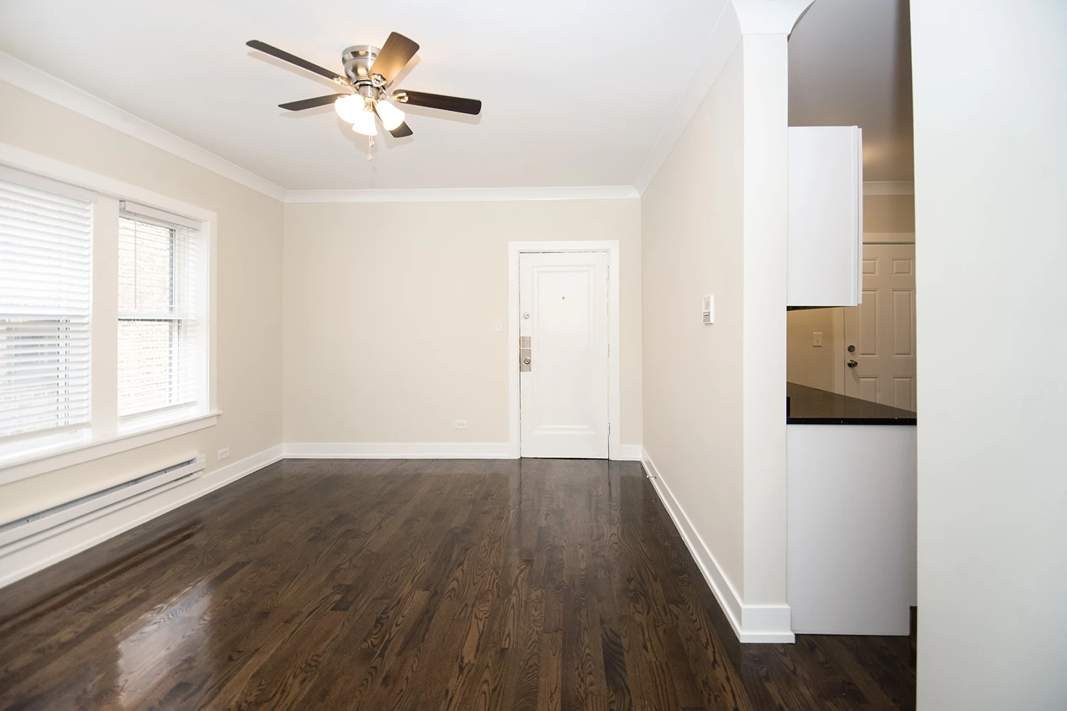 648 W Roscoe St Apt 2N, Chicago IL properties 646-48-w-roscoe-chicago-il-60657-lake-view 648-2n