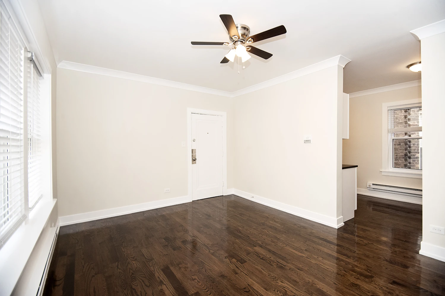 648 W Roscoe St Apt 2N, Chicago IL properties 646-48-w-roscoe-chicago-il-60657-lake-view 648-2n