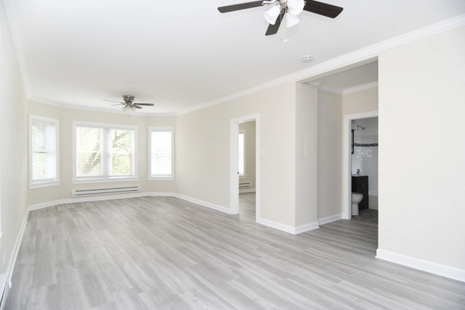 648 W Roscoe St Apt 3S, Chicago IL properties 646-48-w-roscoe-chicago-il-60657-lake-view 648-3s