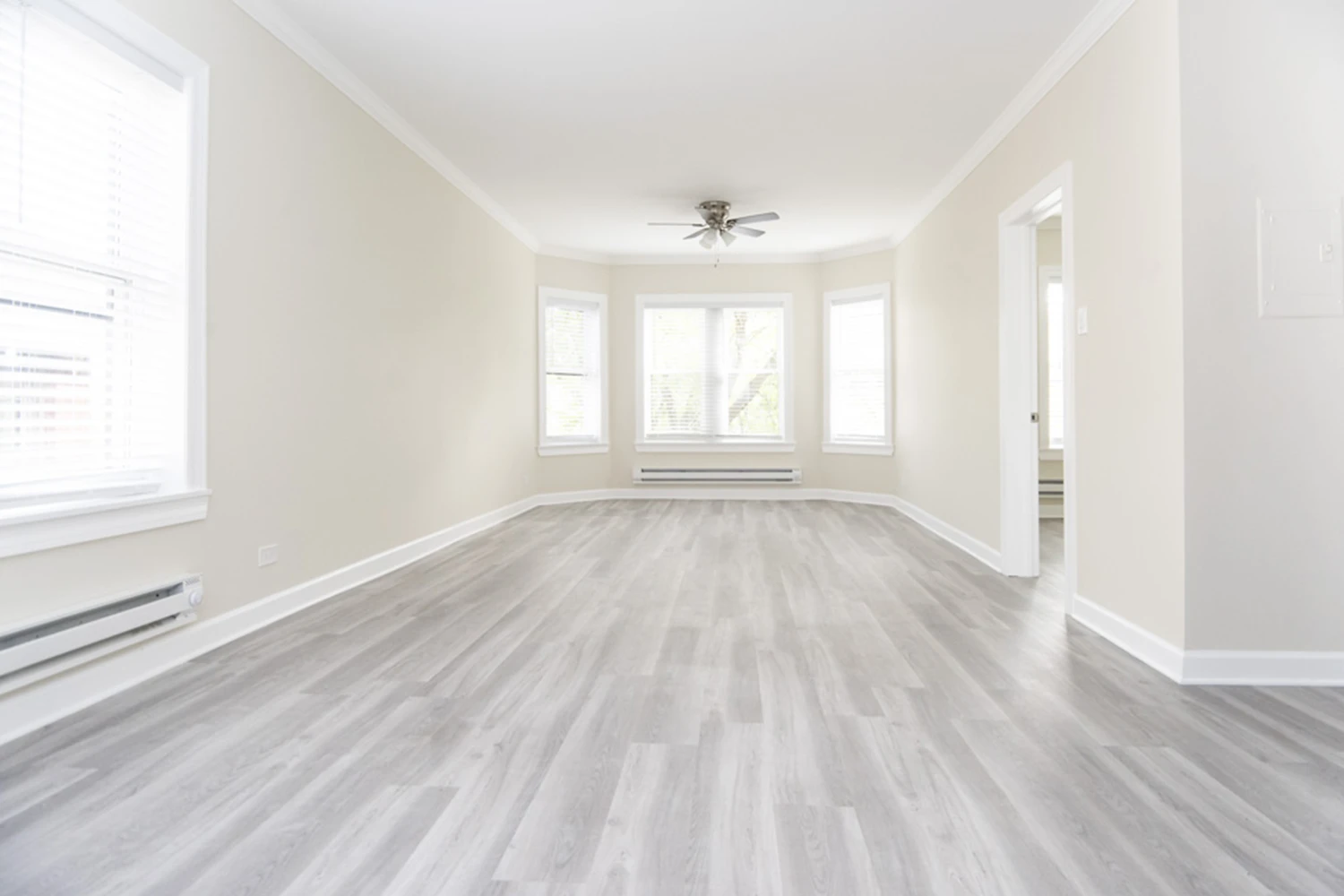 648 W Roscoe St Apt 3S, Chicago IL properties 646-48-w-roscoe-chicago-il-60657-lake-view 648-3s
