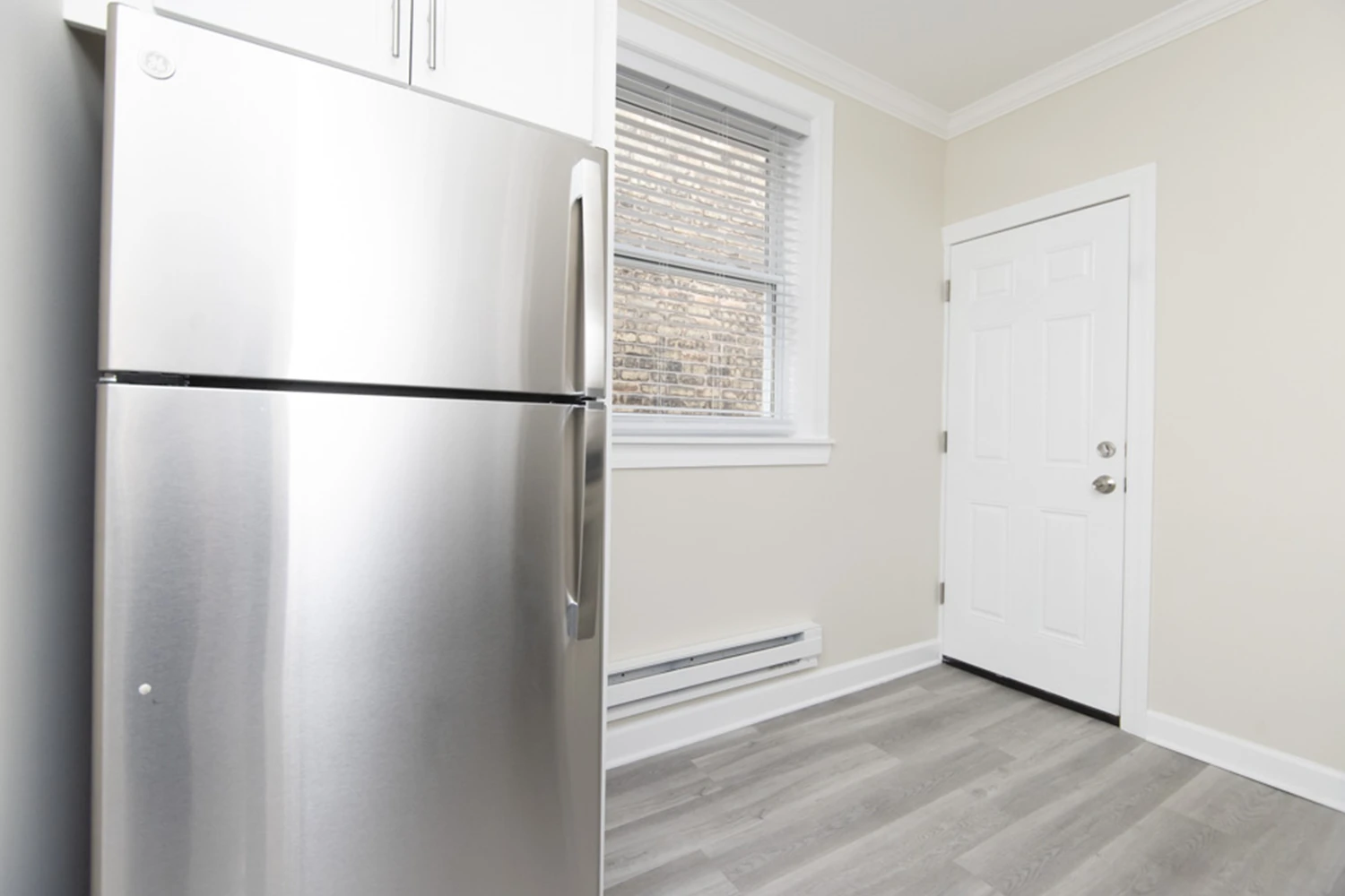 648 W Roscoe St Apt 3S, Chicago IL properties 646-48-w-roscoe-chicago-il-60657-lake-view 648-3s