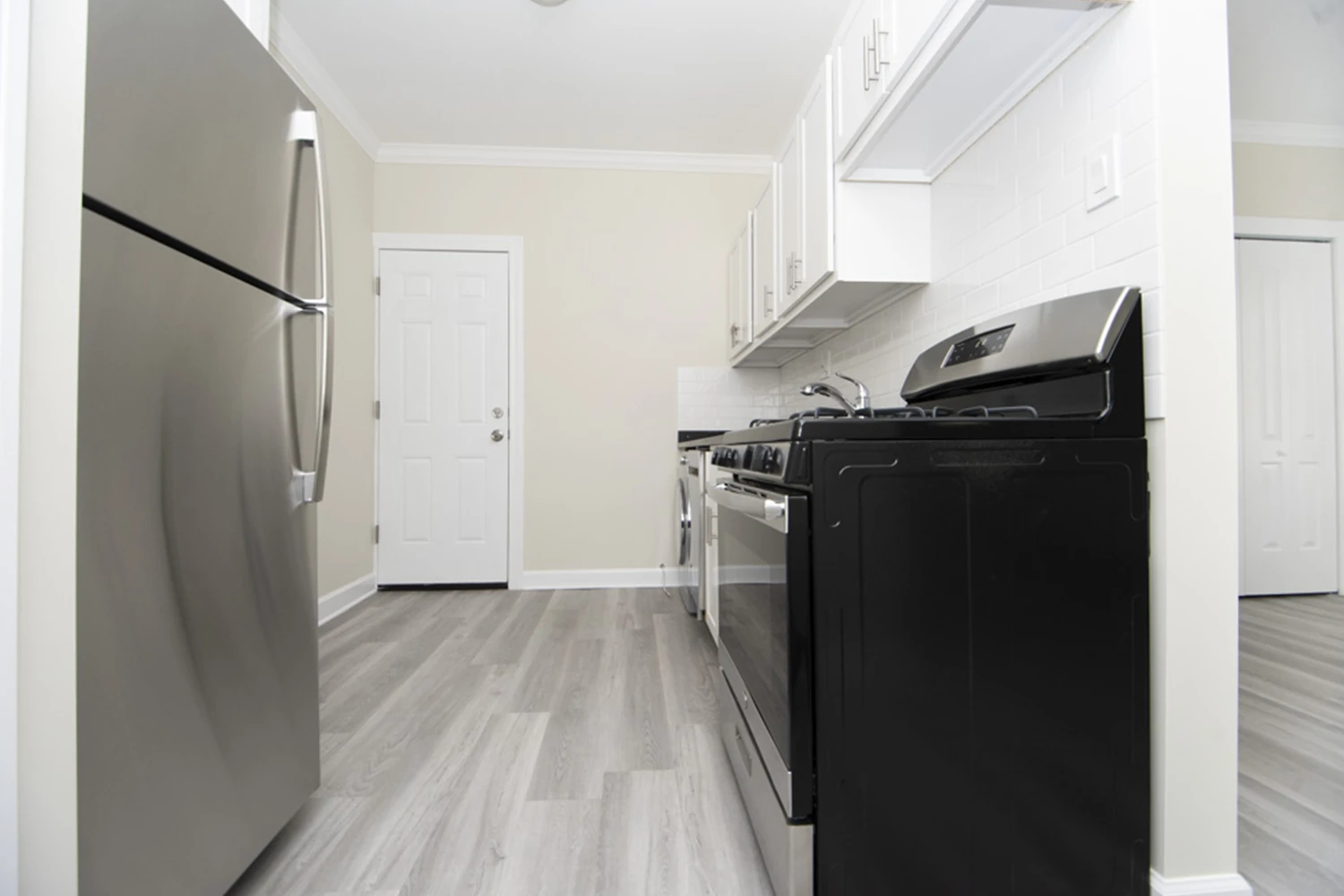 648 W Roscoe St Apt 3S, Chicago IL properties 646-48-w-roscoe-chicago-il-60657-lake-view 648-3s