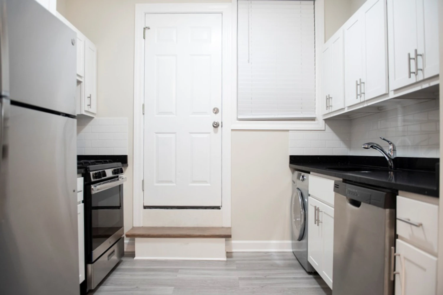 648 W Roscoe St Apt SG, Chicago IL properties 646-48-w-roscoe-chicago-il-60657-lake-view 648-sg