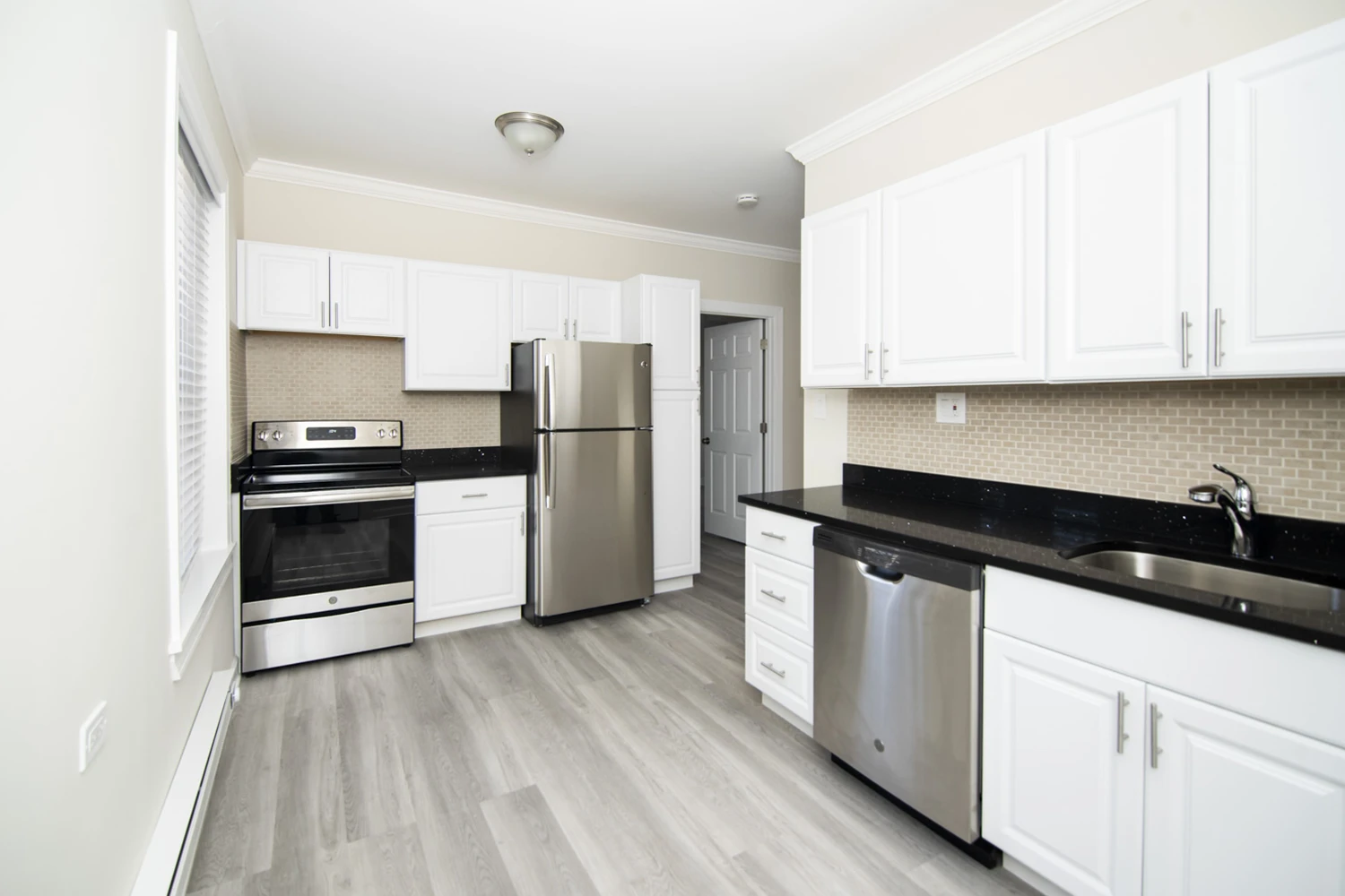648.5 W Roscoe St Apt 1N, Chicago IL properties 646-48-w-roscoe-chicago-il-60657-lake-view 648-5-1n