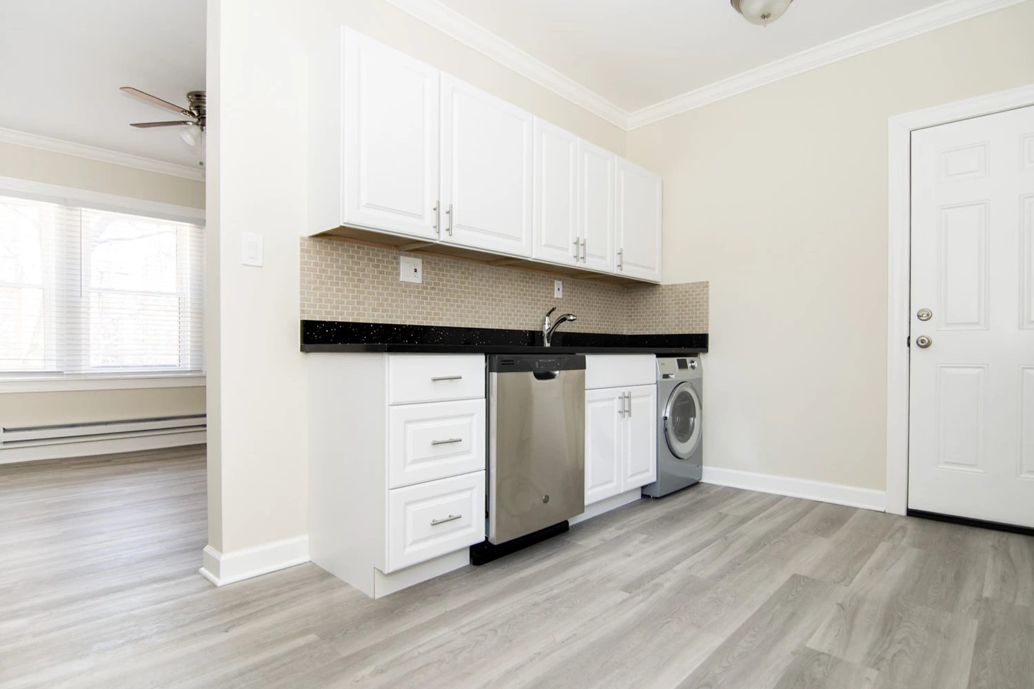 648.5 W Roscoe St Apt 1N, Chicago IL properties 646-48-w-roscoe-chicago-il-60657-lake-view 648-5-1n