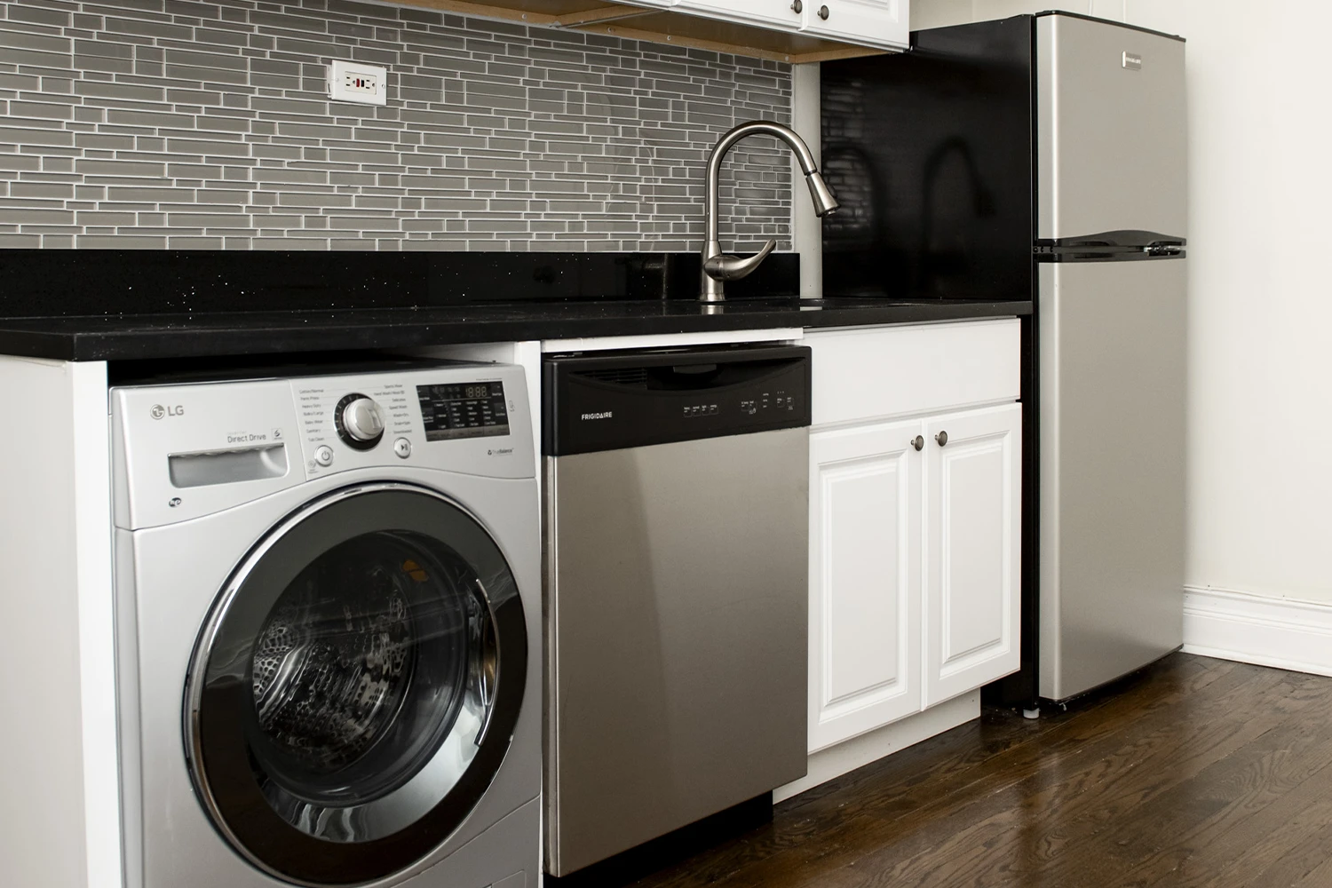 648.5 W Roscoe St Apt 2N, Chicago IL properties 646-48-w-roscoe-chicago-il-60657-lake-view 648-5-2n