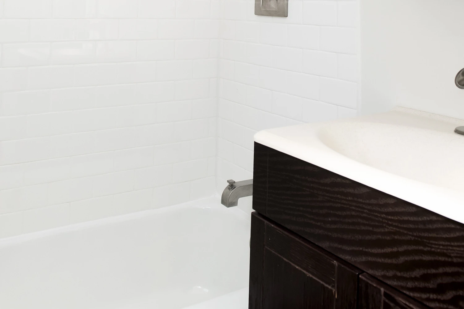 648.5 W Roscoe St Apt 2N, Chicago IL properties 646-48-w-roscoe-chicago-il-60657-lake-view 648-5-2n