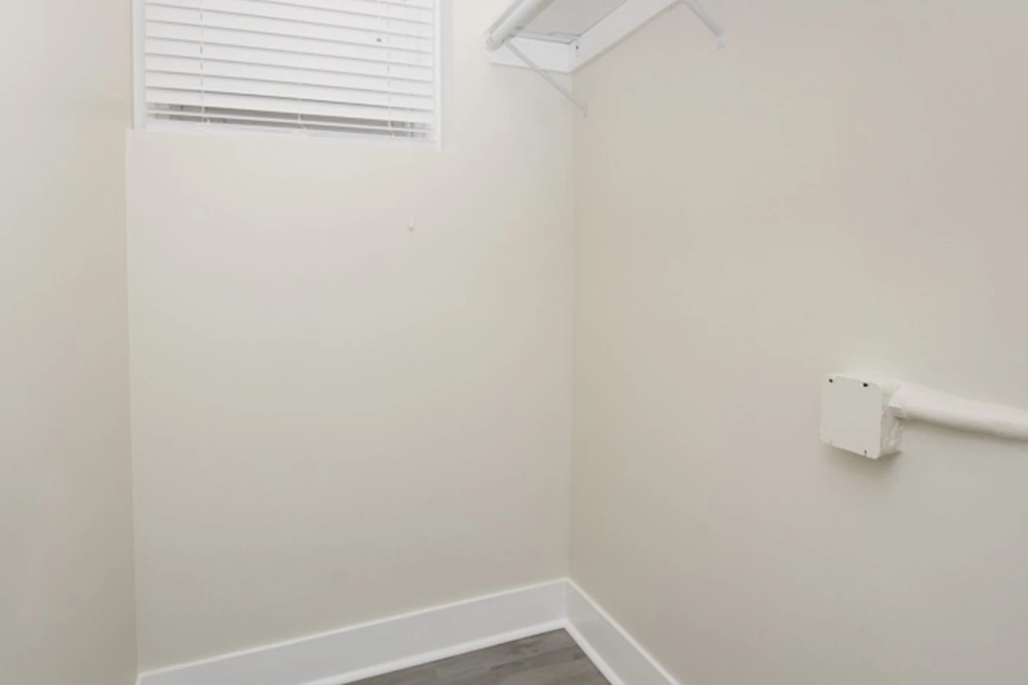 648.5 W Roscoe St Apt GD, Chicago IL properties 646-48-w-roscoe-chicago-il-60657-lake-view 648-5-gd