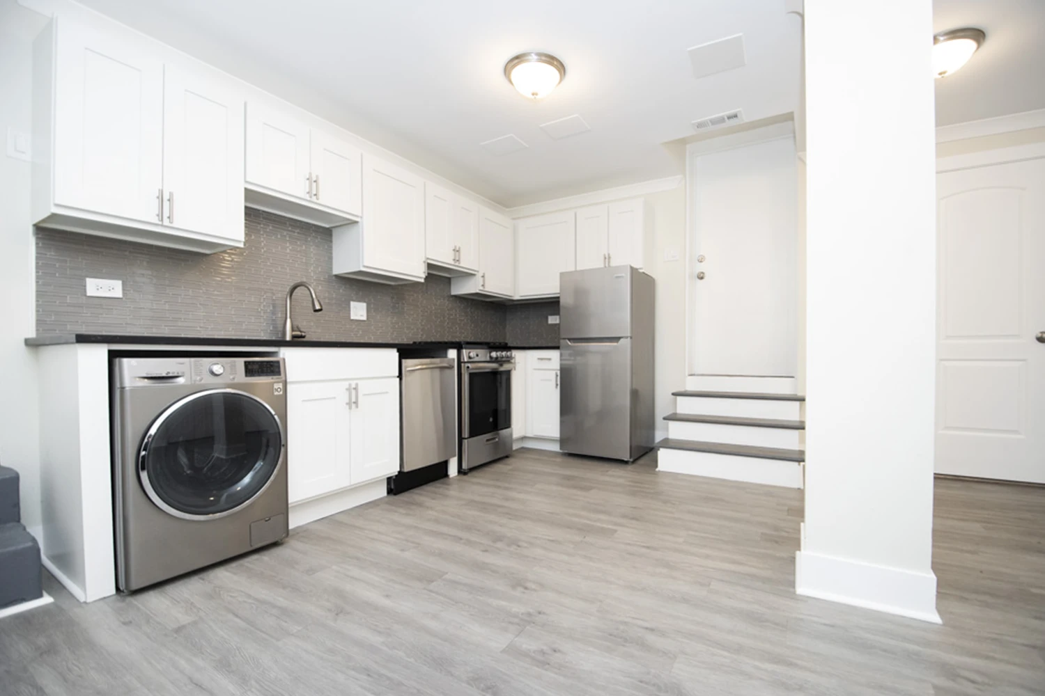 648.5 W Roscoe St Apt GD, Chicago IL properties 646-48-w-roscoe-chicago-il-60657-lake-view 648-5-gd