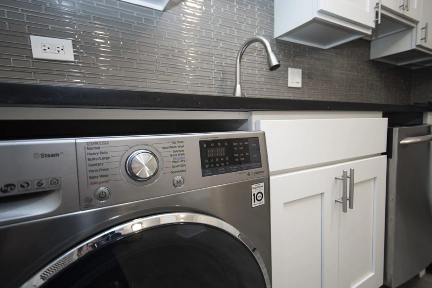 648.5 W Roscoe St Apt GD, Chicago IL properties 646-48-w-roscoe-chicago-il-60657-lake-view 648-5-gd