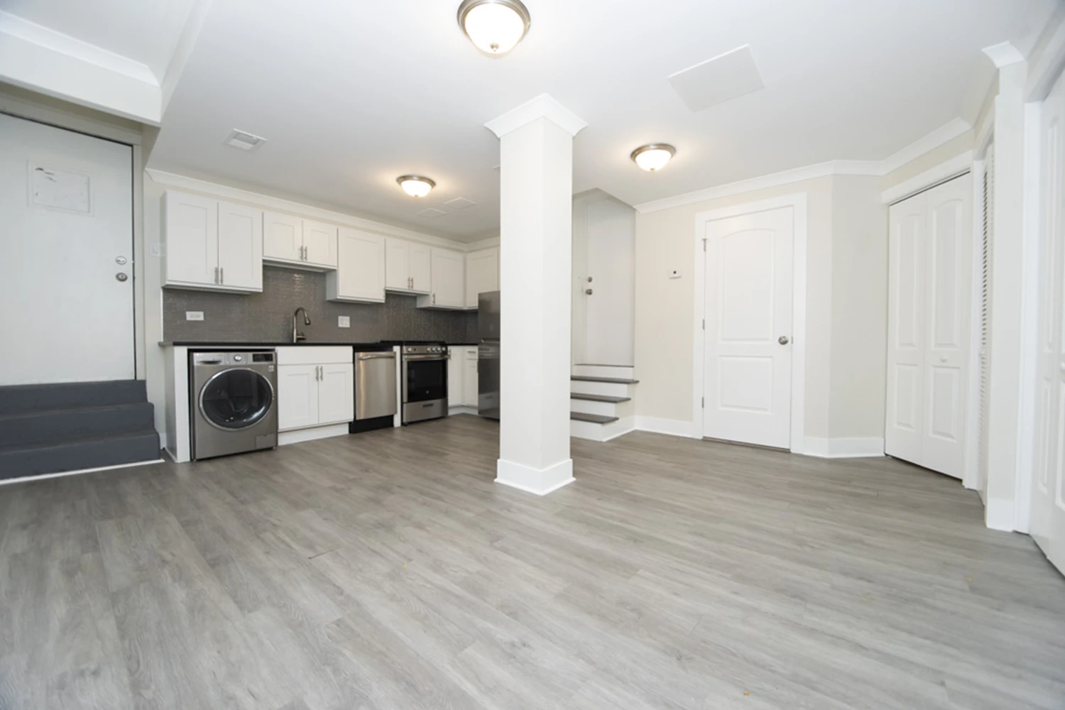 648.5 W Roscoe St Apt GD, Chicago IL properties 646-48-w-roscoe-chicago-il-60657-lake-view 648-5-gd