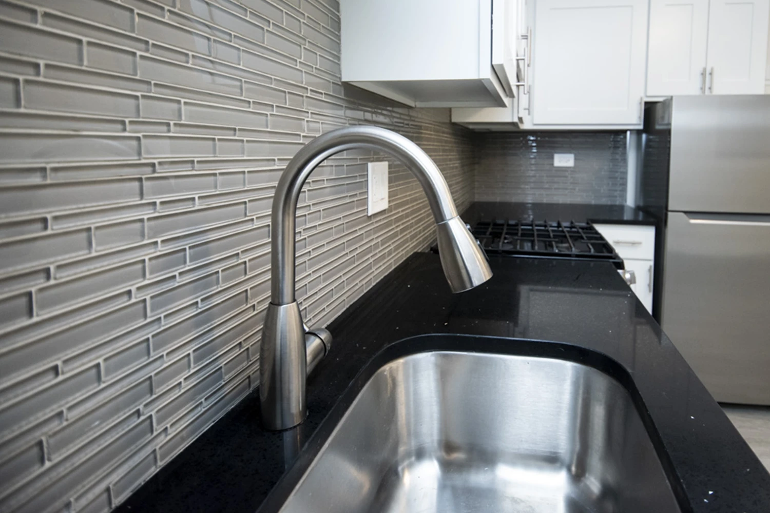 648.5 W Roscoe St Apt GD, Chicago IL properties 646-48-w-roscoe-chicago-il-60657-lake-view 648-5-gd