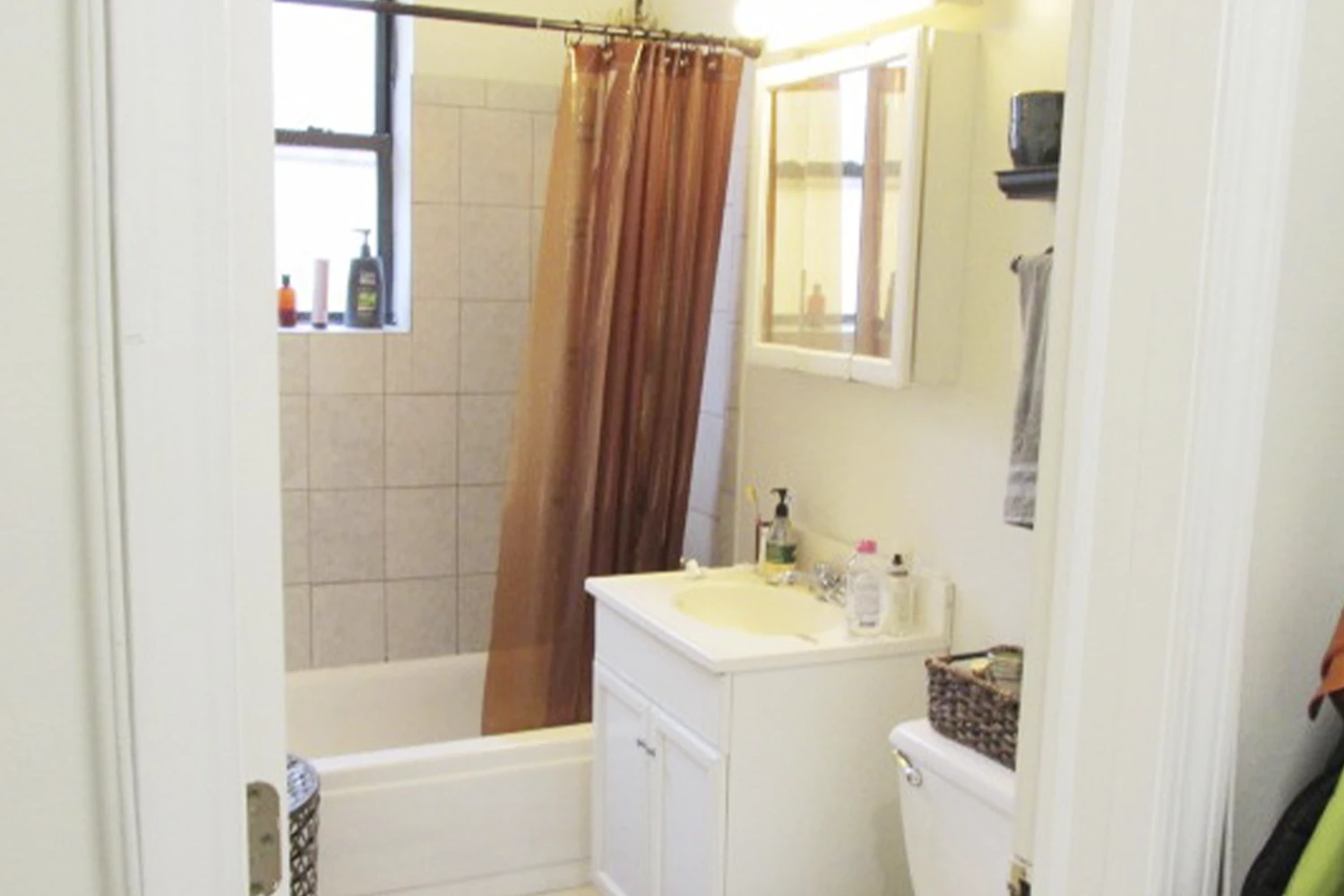 724 W Roscoe St Apt 3N, Chicago IL properties 724-32-w-roscoe-st-chicago-il-60657-lake-view 724-3n