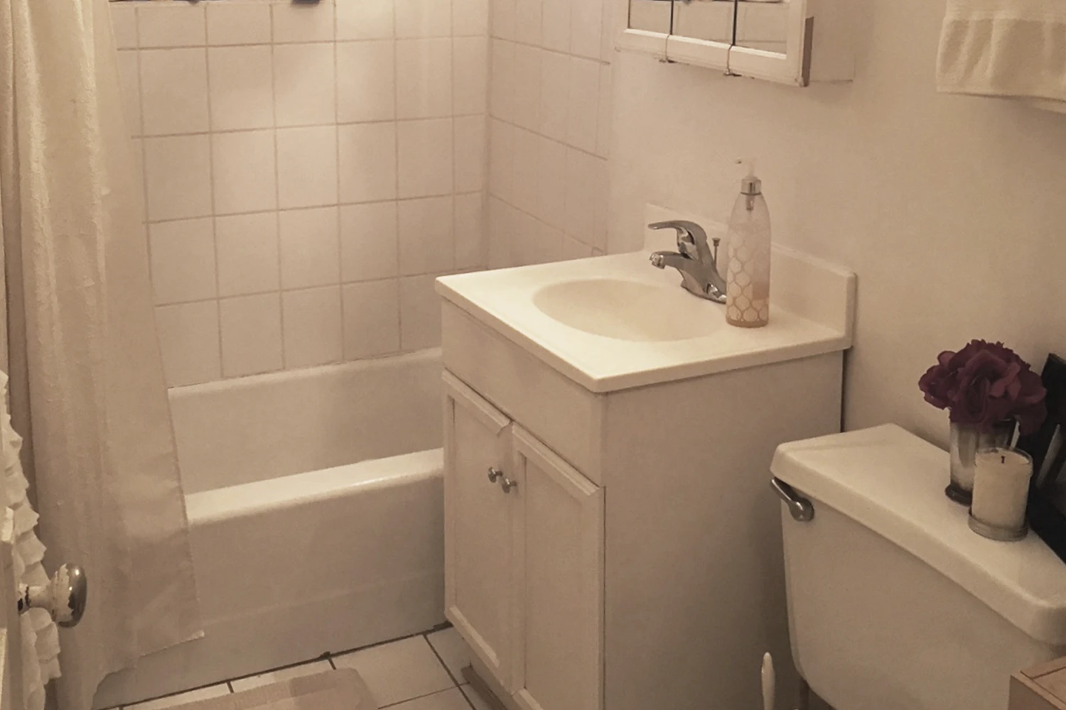 726 W Roscoe St Apt 2N, Chicago IL properties 724-32-w-roscoe-st-chicago-il-60657-lake-view 726-2n